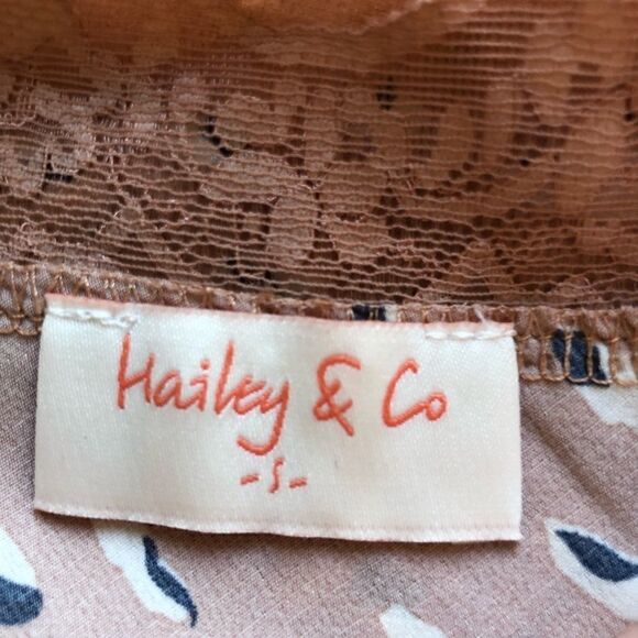 Hailey & Co. Sleeveless blouse, peach with blue and white flecks Small - Picture 3 of 7